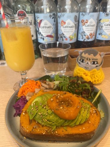 オシャレカフェやで、ほぜおちゃん。