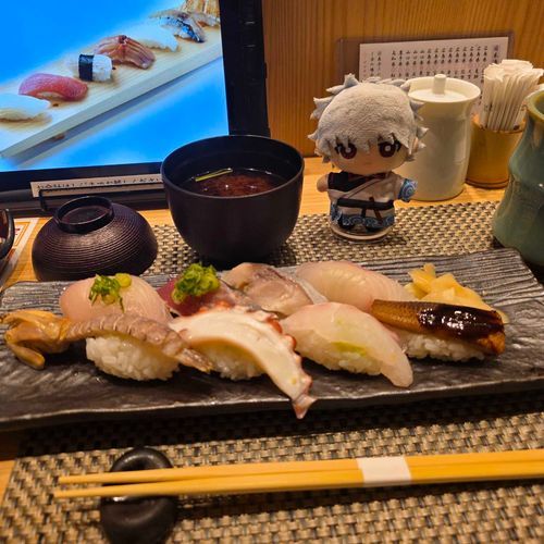 すし。
しゃこのすしは えどじゃ なかなかおめにかかれねーな。