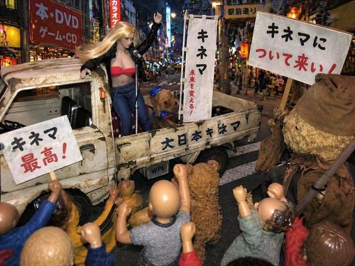 ちゃつぴ〜
📞もしもオープンカーで凱旋パレードしたら…

これ💦一応、オープンか。。
しかも街頭演説じゃね💧