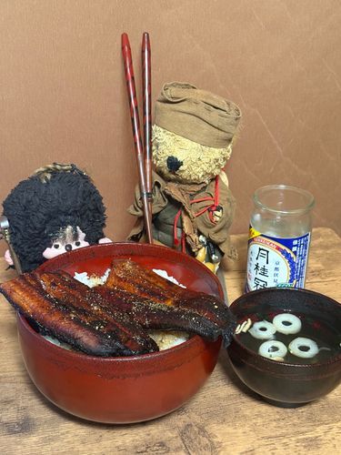 土用の丑まで待てない💦

土曜日の鰻丼