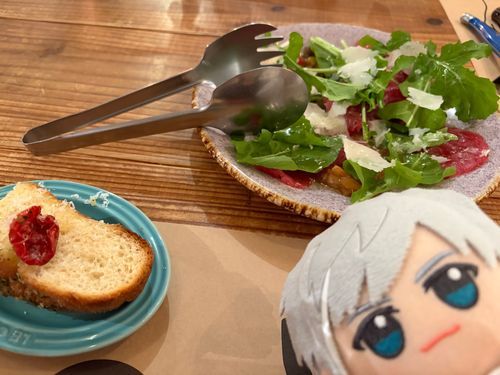 ガーリックバゲットと、鮪のカルパッチョです！
食べやすくて、栄養があるね