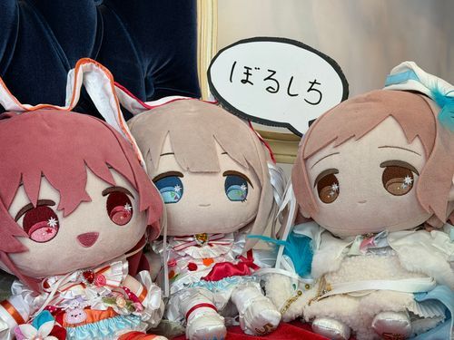 最近知った言葉を友人たちにも教えるおもち