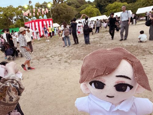 七枷さんと夏祭り

@七枷: 祭りとはまた、騒がしい所が好きだね、君も。
まぁ、お土産に思い出の1つぐらいは持って帰ろうじゃないか
