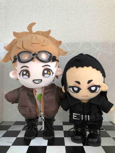 お盆休みにマスターオリジナルのぬいが2人誕生したぞ🎂✨
左はマスターの代理キャラGUM♂
右がゼロ♂（ゼロの男子バージョン）
どちらも小説内には登場しないけれどイラストではマスターのお気に入りで大活躍しているぞ！
彼らのこともよろしく頼むぜ☆