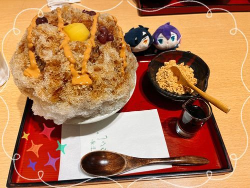 厨組と 夏と秋を食べる会。
かき氷は中にあんみつが入っている贅沢仕様✨️
ケーキは中にごろごろ栗が入っていて美味しかった！