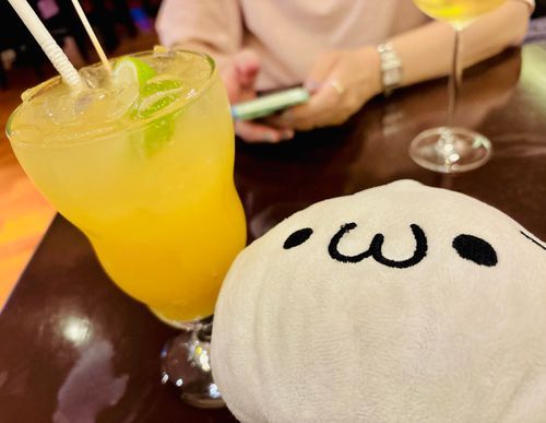 香港のホテルのバーでお酒🫶