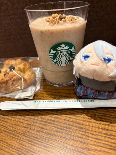 きょうはおれがおともかな
ちゃんきーくっきーふらぺちのだ
このあいだ　にせものくんに
ほうじちゃふらぺちの　
じまんされたから　
きょうは　おれがじまんするかな😁