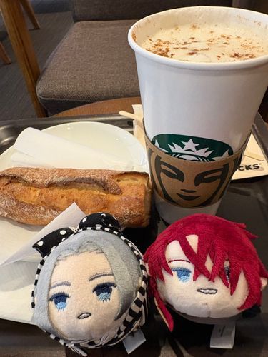 あるじとごっちんと
おちゃ🍵してきた
こめじゃないから　ごっちんがすねて
めんどくさぁ〜