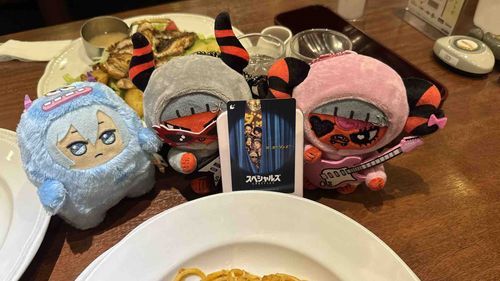 えいがのあとユウの兄貴とうたっちとごはんくったー。ぜんぜんうつってねーけどぱすた。えいがおもろかった