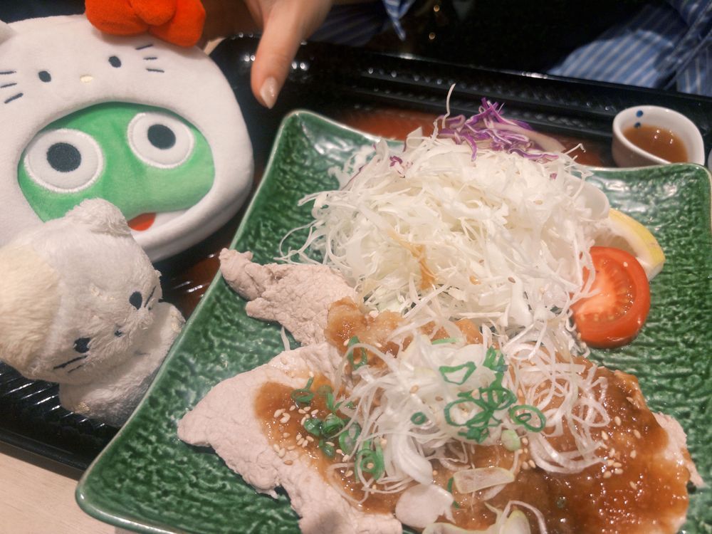 おおとやのこれ、うまっ！だぞ
かつおのうめはさみ？みたいなやつ！！