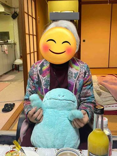 ぬうぬうちゃんは、おばあちゃんの家にホームステイすることになったぬ。おばあちゃんと楽しく暮らしてほしいぬ。