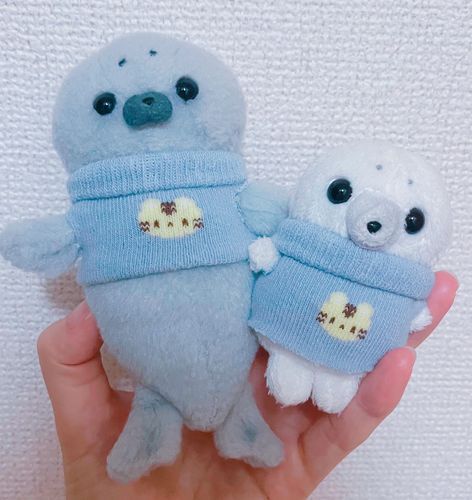 このセーターは弟のだいふくとおそろいぷー🦭🤍