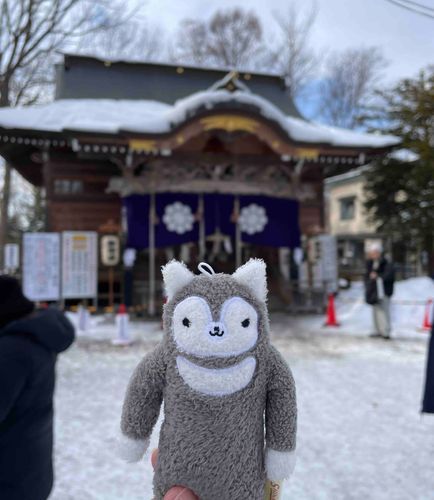 ちょっと遅めの初詣に行って来たよ！神社に続く坂道が急すぎて、主がすっ転びそうになってたよ笑笑