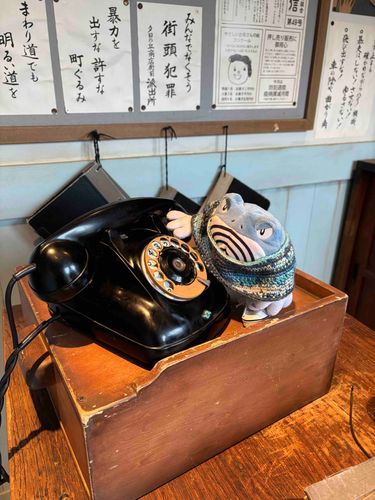 電話かけたんだぞ
受話器がデカすぎるぞ