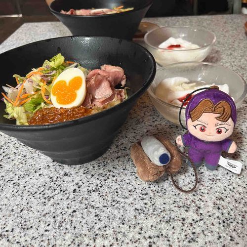 ごらんユリコ、坦々麺だよ