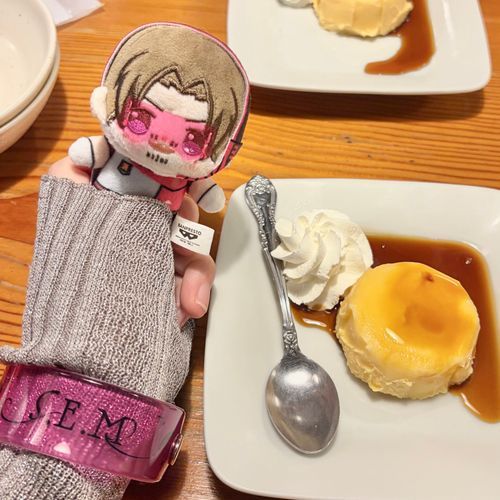 ど~も。🆕のほゎ下だょ~。
ﾗｲﾌﾞ見た記念のｱｲｽだょ~🍨