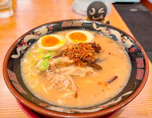 きのうたべたかごしまラーメン、とてもおいしかった😋
きのうは #とんこつラーメンの日 だった！

#ラーメン #鹿児島ラーメン豚とろ #天文館 #鹿児島 #日本