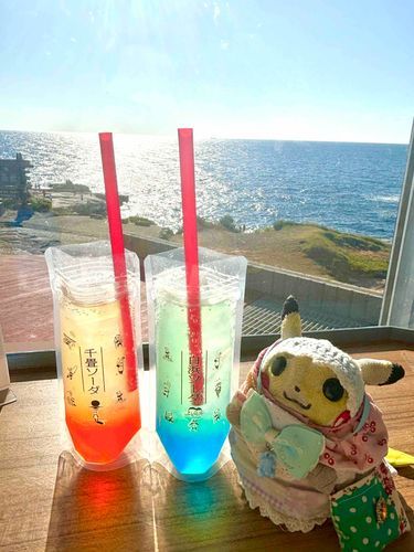 海を見ながらソーダを飲んだよ😊
