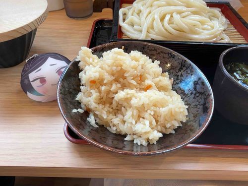 おまんじゅうのおれがけんげんしたぞ、はじめてのおでかけはごはんやさんだ
