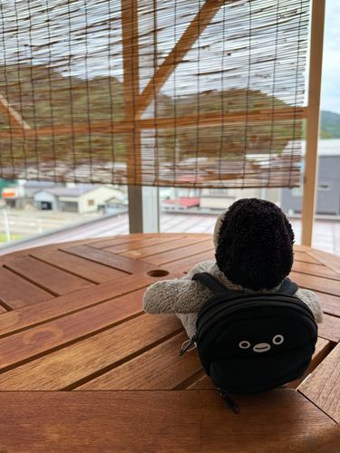 これは「おうちかえりたくないなぁ」て思てたときに、いーちゃんが撮ったやつ！

いーちゃんいつも「かえるよ」ばっかりなの
ぺんちゃん、いつも もと遊べると思てるときに言うの〜！