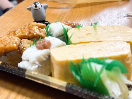おいしいおいしいね！
おっきいたまこやき！さいこー！！
はもも、なんでこんなおいしーのー( ⑉´ᯅ`⑉ )
ぺんちゃんもうこまっちゃう〜！
ぜんぶぺんちゃんがたびたかったぁ…