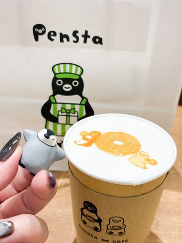 ぺんちゃんね、Suicaのペンギンさんにさよならしに来たの！

いーちゃんが東京のとこに2週間出張するから、いーちゃん寂しくないように、ぺんちゃんも来てあげたよ

お仕事忙しだから大変ね