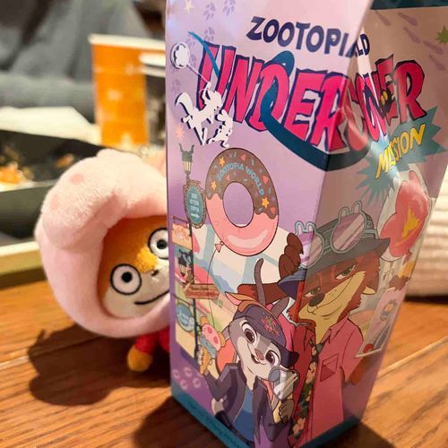 ピョコッ