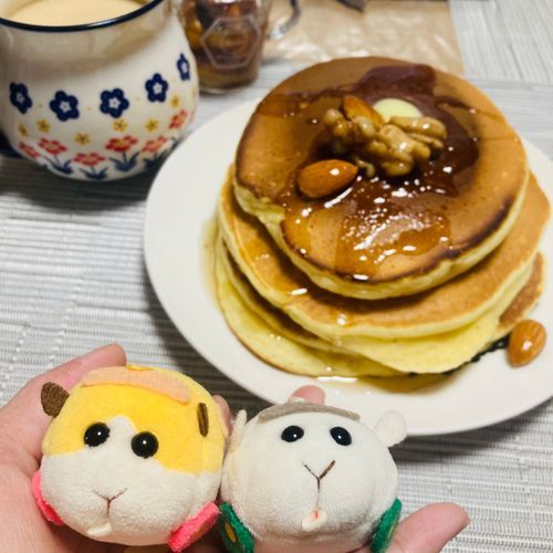 今日やっと休みだったからスペシャル朝ごはんするって決めてたんだッッ
秘蔵のナッツ蜂蜜出しました