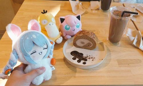 そしてチョコロールケーキまで……！
甘いのいっぱい 
食べすぎた