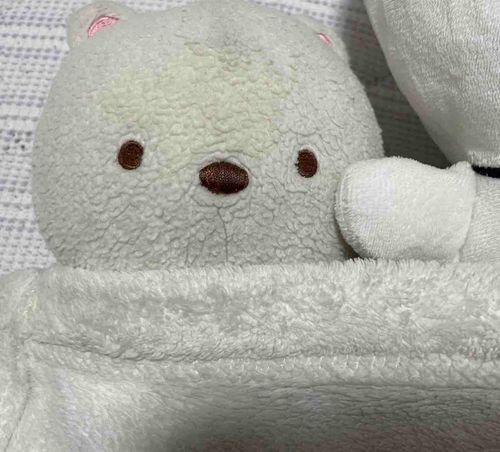 手が当たって、ねむれない……