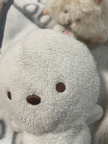 耳かじられてる！