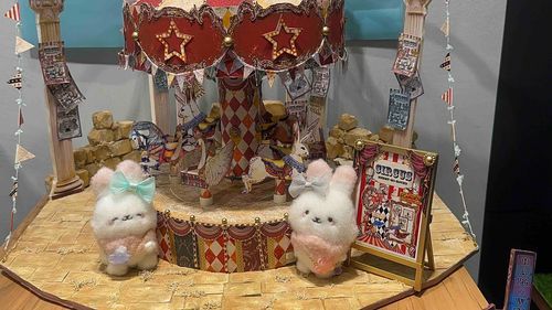 ケーキ食べてから8階の本イベントに行って、メリーゴーランド見て来たよ✨