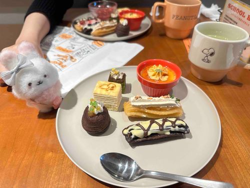 スヌーピーカフェのデザートビュッフェ行ってきた✨
プリンとポテチが美味しかった