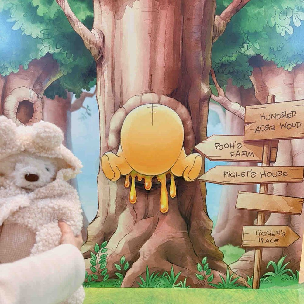 丸の内「ディズニー ジョイフル モーメンツ」　〜パート1〜

久しぶりのお出かけくぅーー💕
うれしいくぅ😍
6ヶ所にそれぞれフォトスポットがあってね、がんばって回ってきたくぅー🎄