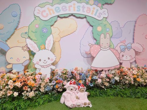 「チアリステイルズと一緒にいっぽ展」
パート①

遊びに行ってきたくぅ💕
ぽーちゃんとピアノちゃんのお揃いのお洋服がきれて嬉しかったくぅ💕
いっぱい写真スポットがあって、とっても可愛い空間だったくぅ💕　
また明日お写真アップするくぅ🎀