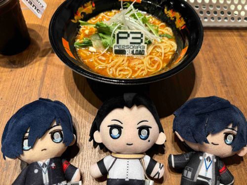 はがくれの裏の裏メニューだって！　からかったね〜！