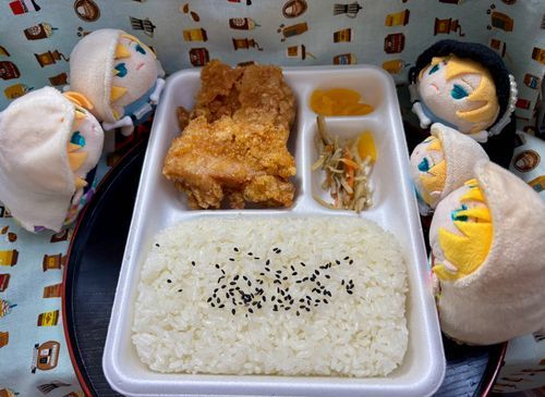 からあげからあげ。これでもミニ弁当だ。