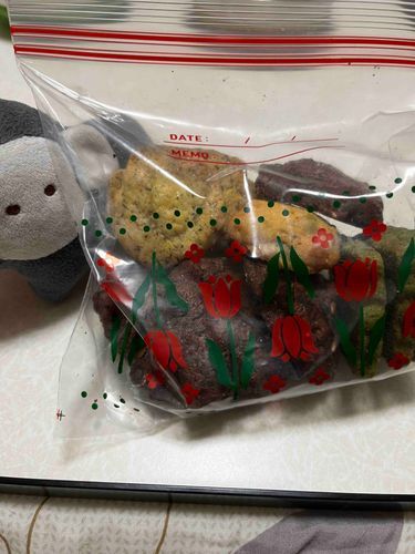 職場の人にクッキーをもらったので見せました
手作り！おいしー！