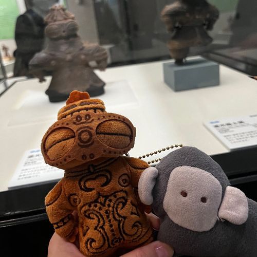縄文展に連れて行きました
遮光器土偶も喜んでるね