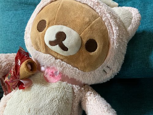 チロリアンというお菓子を貰ったので食べます😋
今食べてるのはストロベリー味！🍓クリームがイチゴ味になってるよ👍🏻✨
美味しかったよ〜😋気になったら買った方がいいと思う🛒
