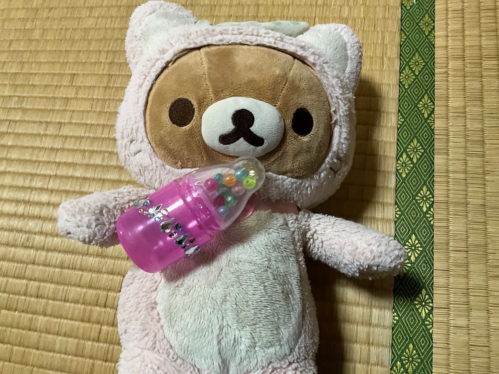不器用さんでもつくれちゃう!!マラカスを開発しました🪇
作り方を教えちゃいます!!🫶
まずは透明(半透明でもいいよ👍🏻✨)なビーズを入れられる入れ物を用意します!🫧次は好きなビーズなどを入れ、ビーズが出てきそうな穴などをふさぐ!!🔴🔵
あとはお好みで飾り付けをしたら完成!!👏
作ってみてね!!!💕︎