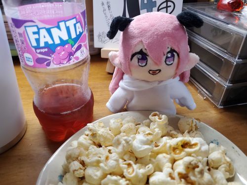 がはは！このポップコーンとファンﾋﾟ-は私のものだ！！