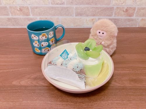 おうちカフェなら、ゆる着で好きな動画を垂れ流しながら、食べたいケーキと静岡の緑茶を飲める。最高の休日。