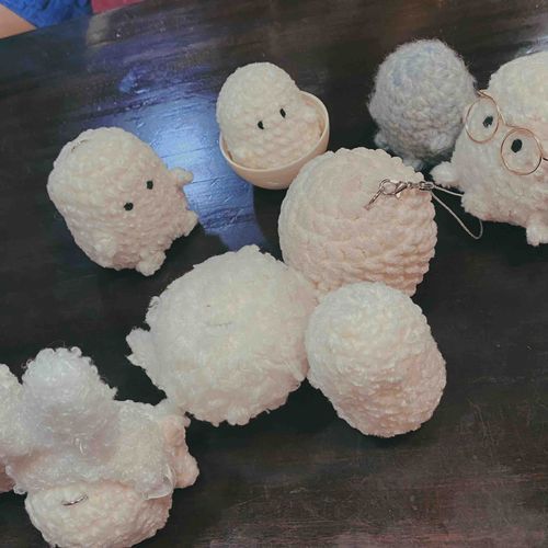 ふわもこのみなさま　ごぶさたである
せんじつ　ぜんこくにちらばったなかまと　さいかいをはたした
みな　ふわふわのやくめを　はたしていた