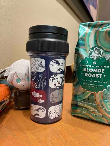 久しぶり〜✌️

家主と今年のクリスマスコーヒーを買いにスタバ行ったよ☕️
今年はブロンドローストにしたみたい。
どんな味なんだろうね

#かふぇなぎ 