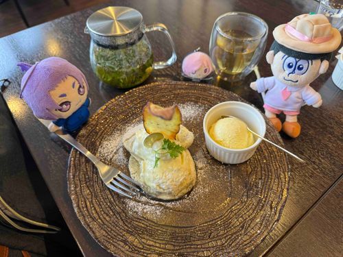 12月
テレビ塔を臨むすてきなパンケーキ屋さんに来ました
あんまりおいしくて食べたらなくなるが惜しくて困った