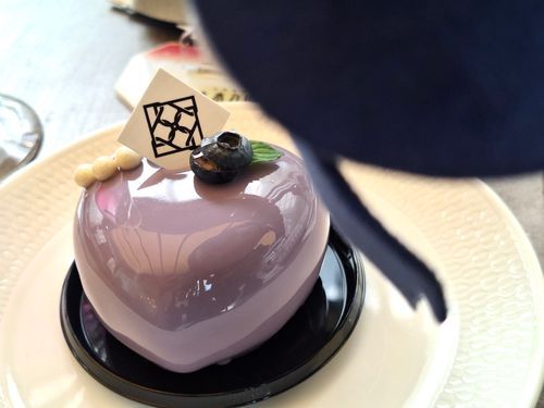 けーきがとぅるとぅるだからおれのかおがうつってますよ！