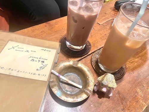 よるのひるねっていうお店で、よるのお話してたみたい。でぃーぷな時間も開いてるよ。