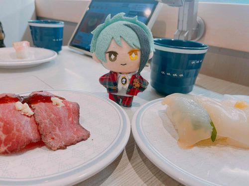 あかぐみ ローストビーフ
しろぐみ イカさん
こうはくの しかいしゃのような ぼくです。
おすし おいしかったです。