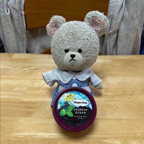 ハーゲンダッツからショコラミントエクストラなの❣️
いただきま〜す🥄🐻‍❄️
ショコラ強めでもちゃんとミント🌱
パリパリチョコ感がたまらないね👍

ぴーしゃんのお昼ごはんね、このニッポンハムから出てる牛すき焼き丼の具を使って、すき焼きうどんにしたの🎶
いいお味の汁をつゆで伸ばして、それでうどん茹でたら味がしみしみ❣️
卵も乗せて〜🥚
ラクうま最高😆✨
